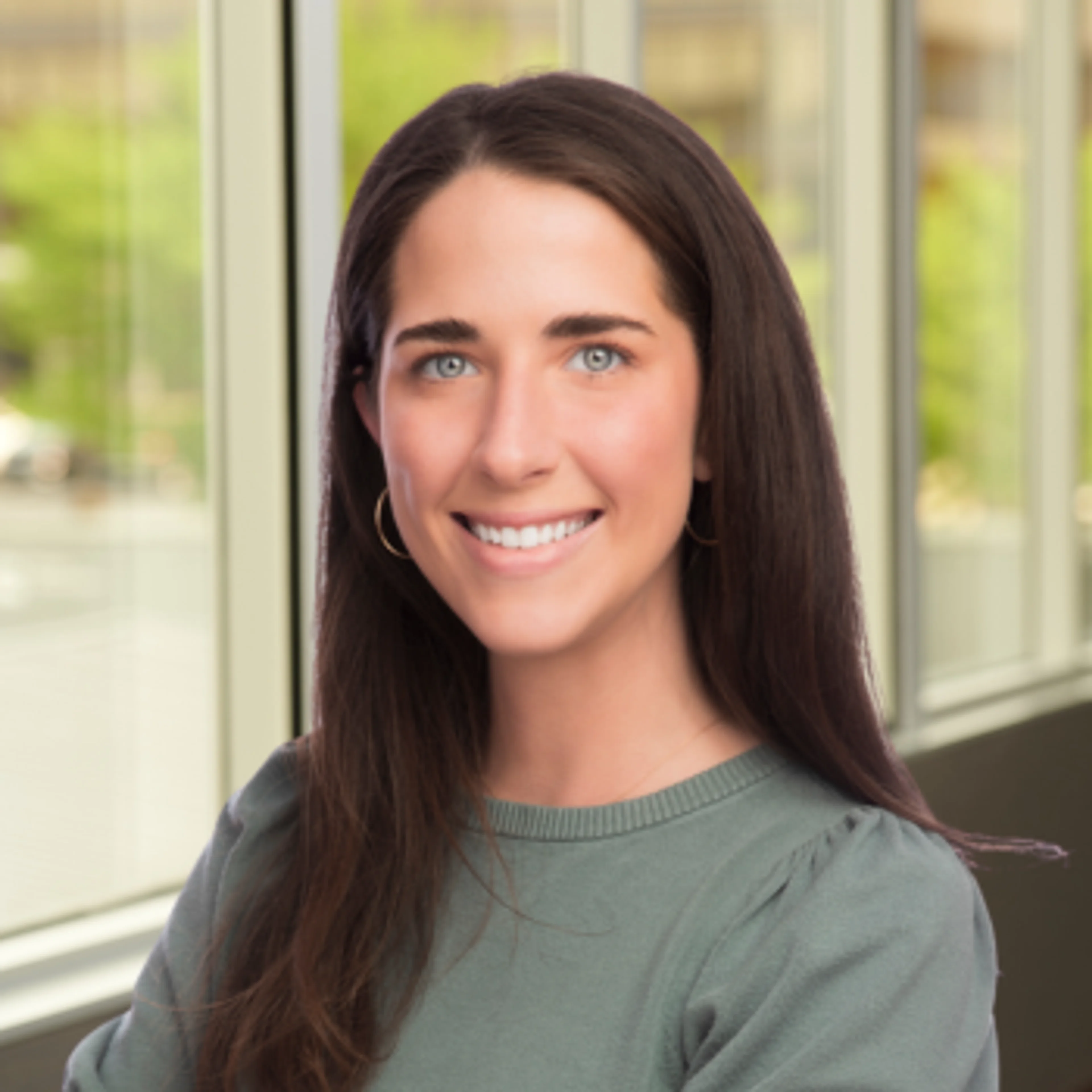 Leslie Pelt Headshot